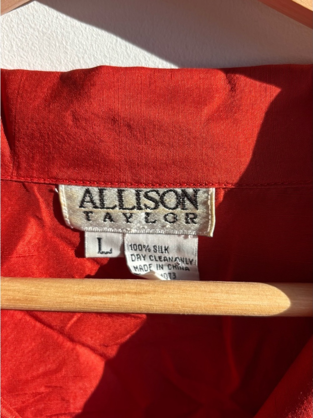 100% Silk Vibrant Red-Orange Blouse - Picture 3 of 3